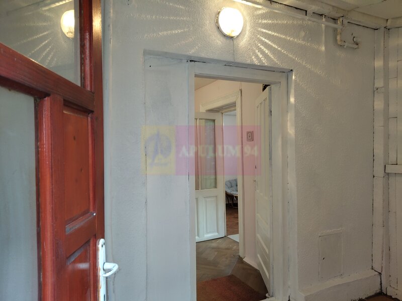 Casa in Ultracentralul Bucurestiului la pret mic (casa mica)